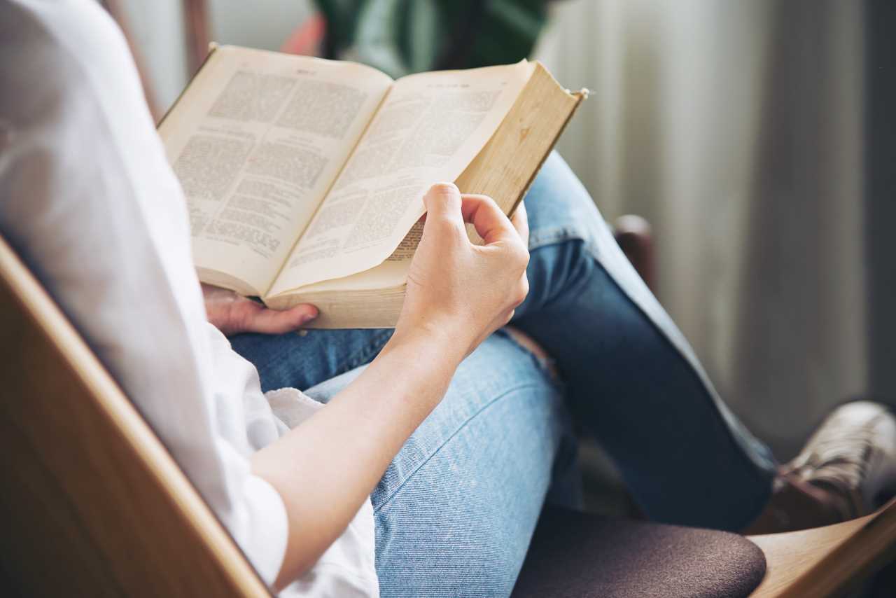 Rutin Baca Buku, Ternyata ini Manfaatnya Buat Kesehatan