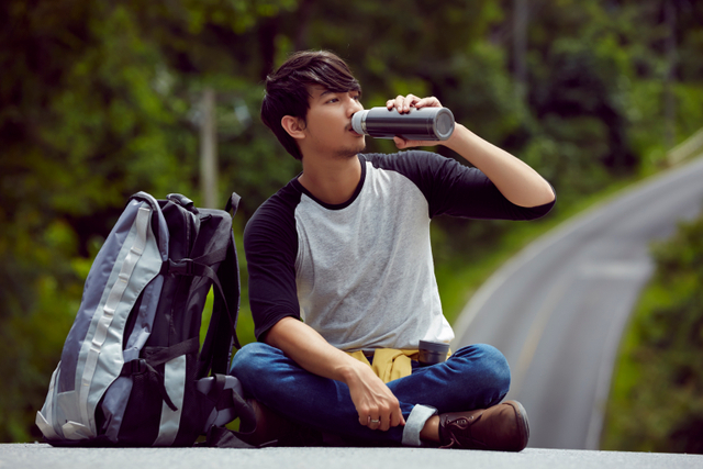 Tanda-Tanda Kamu Kurang Minum Air Putih, Jangan Diabaikan!