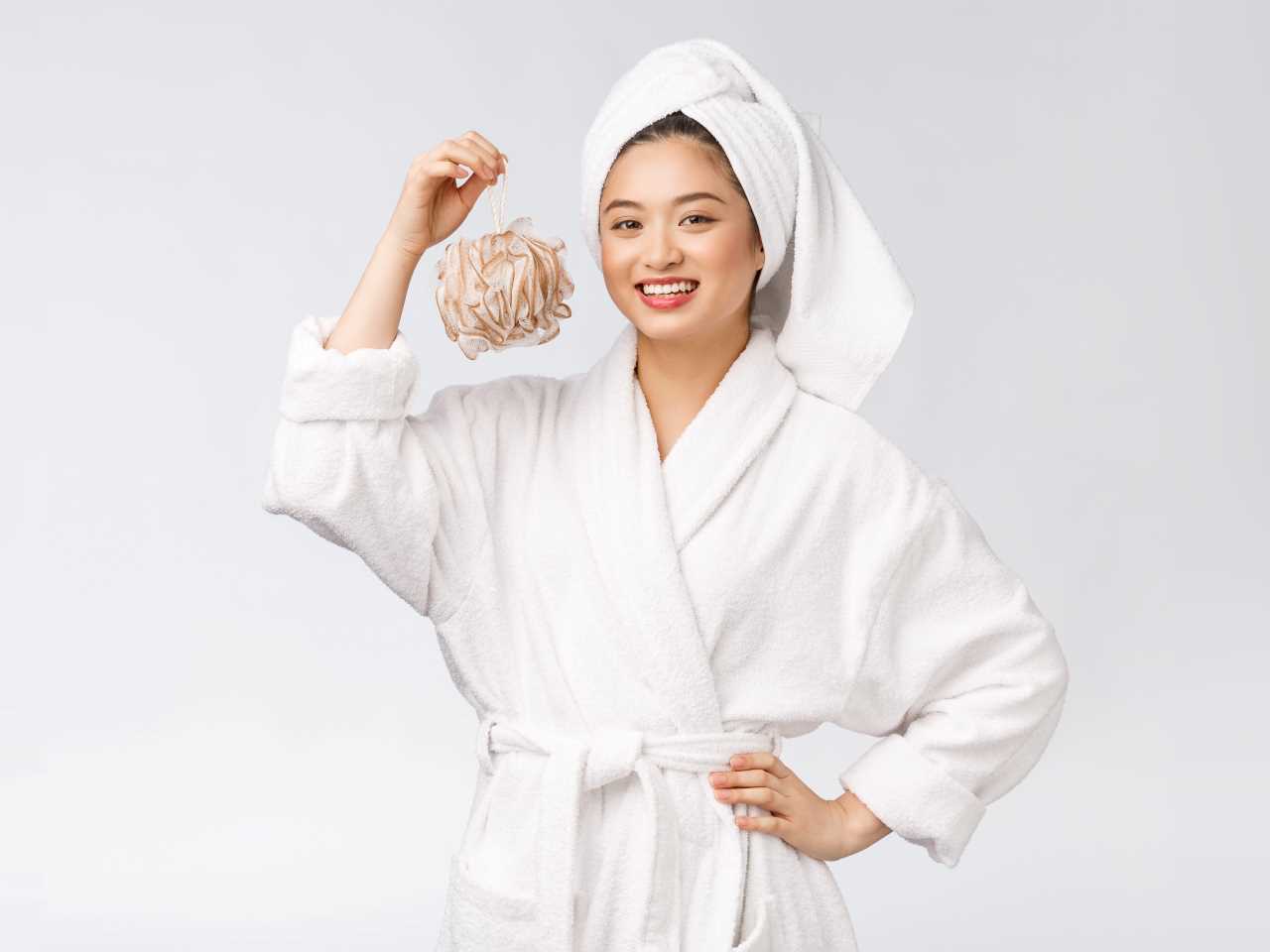 Agar Tidak Jadi Sarang Bakteri, Ini Cara Merawat Shower Puff yang Benar