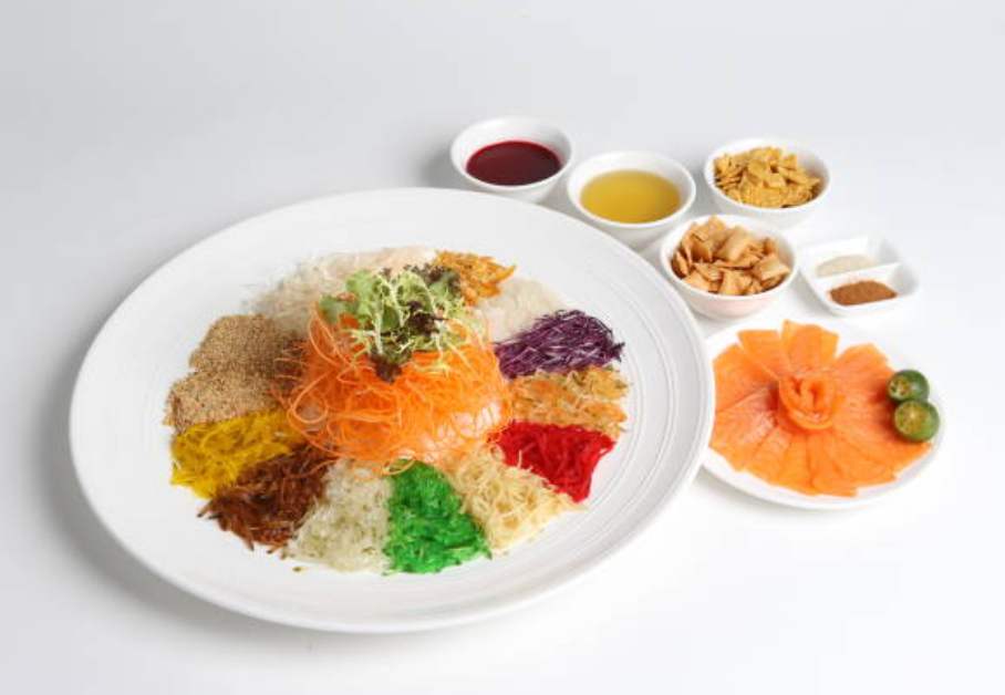 Yee Sang, Salad Imlek Pembawa Rezeki Sekaligus Padat Nutrisi
