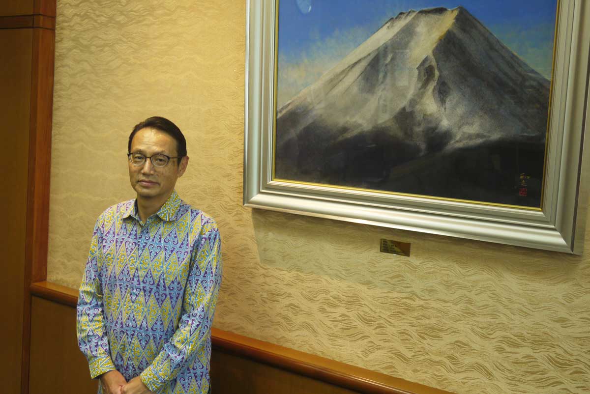 Diplomasi dengan Batik Ala Dubes Jepang, Kanasugi Kenji