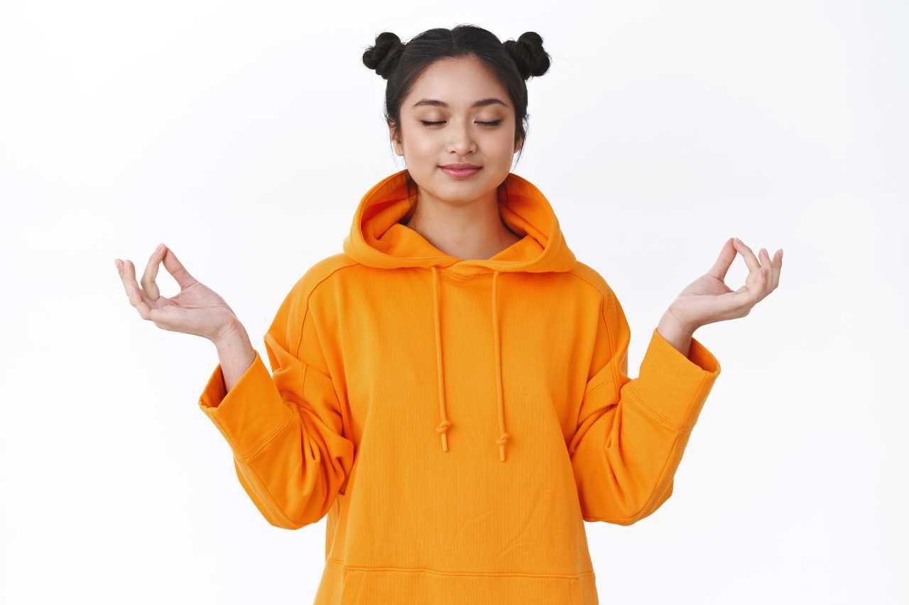 Mudah Dilakukan, Ini 5 Gerakan Yoga yang Bisa Cegah Penuaan Dini