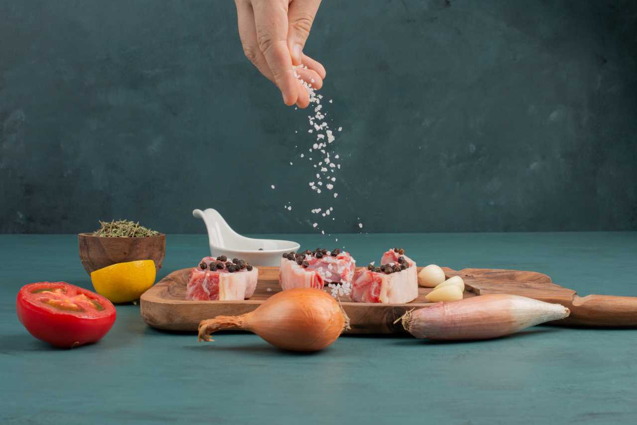 Kurangi Makan Garam Bisa Bikin Awet Muda? Ini Faktanya!